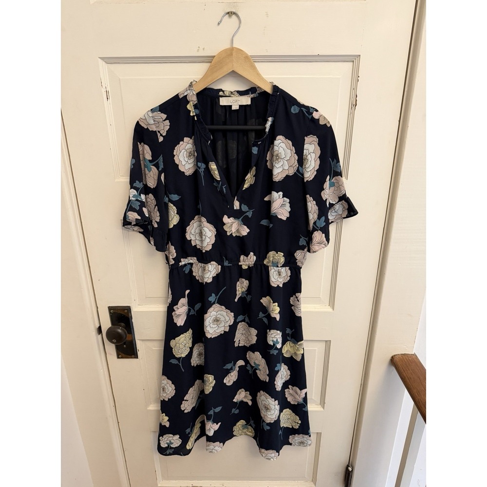 Loft Women's Navy Floral Fit & Flare Dress Ruffle Short Sleeves Size Small - Picture 2 of 7